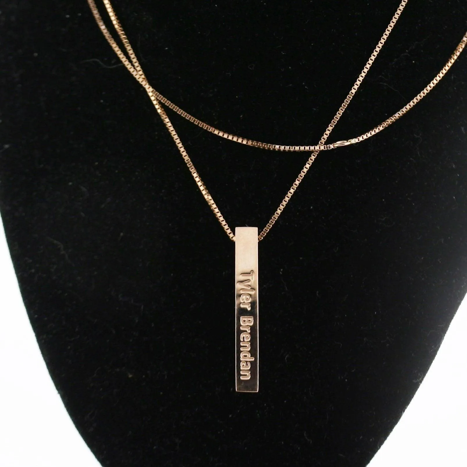 Bar pendant necklace with Name