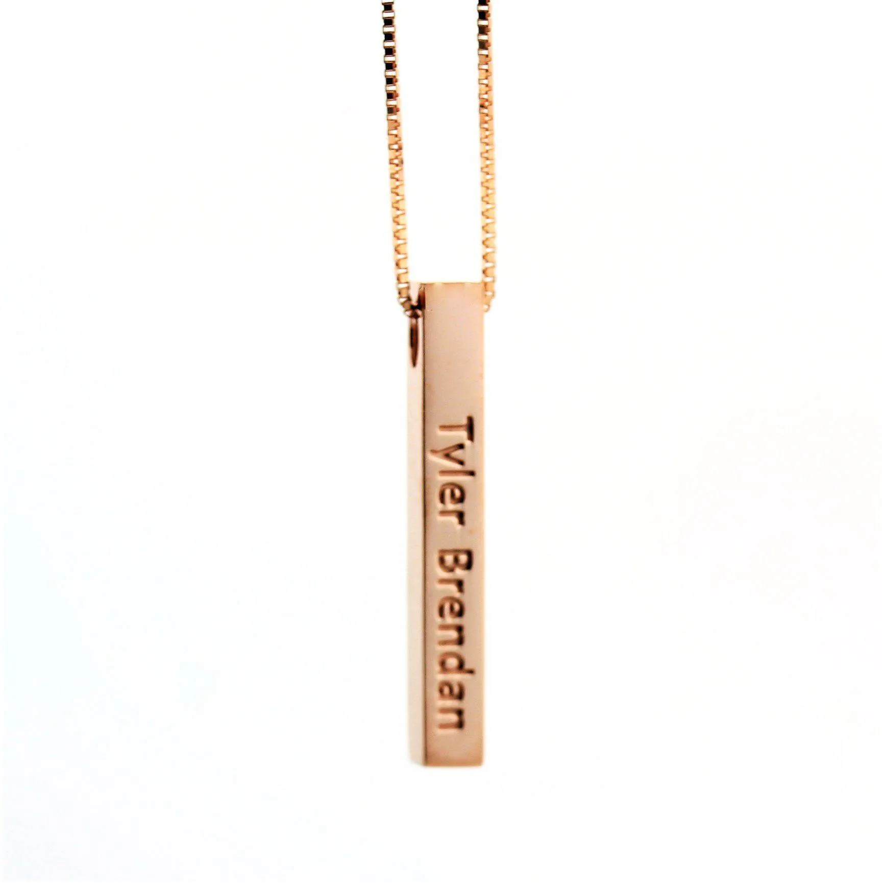 Bar pendant necklace with Name