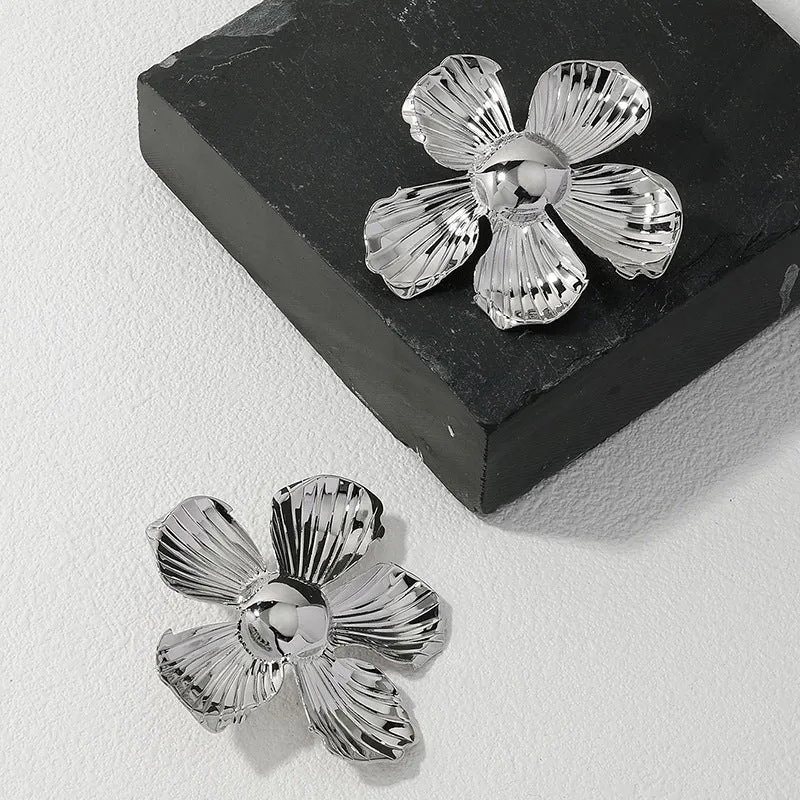 Chic Metal Flower Stud Earrings - Vienna Verve Collection