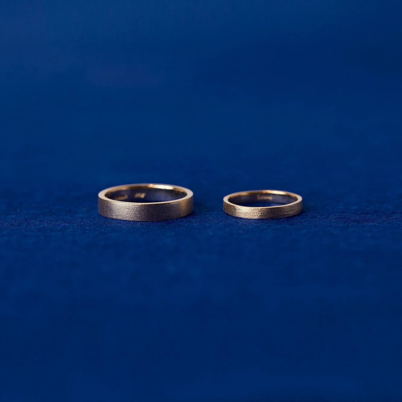 MR0117 | 4.2mm Square Gilded Band