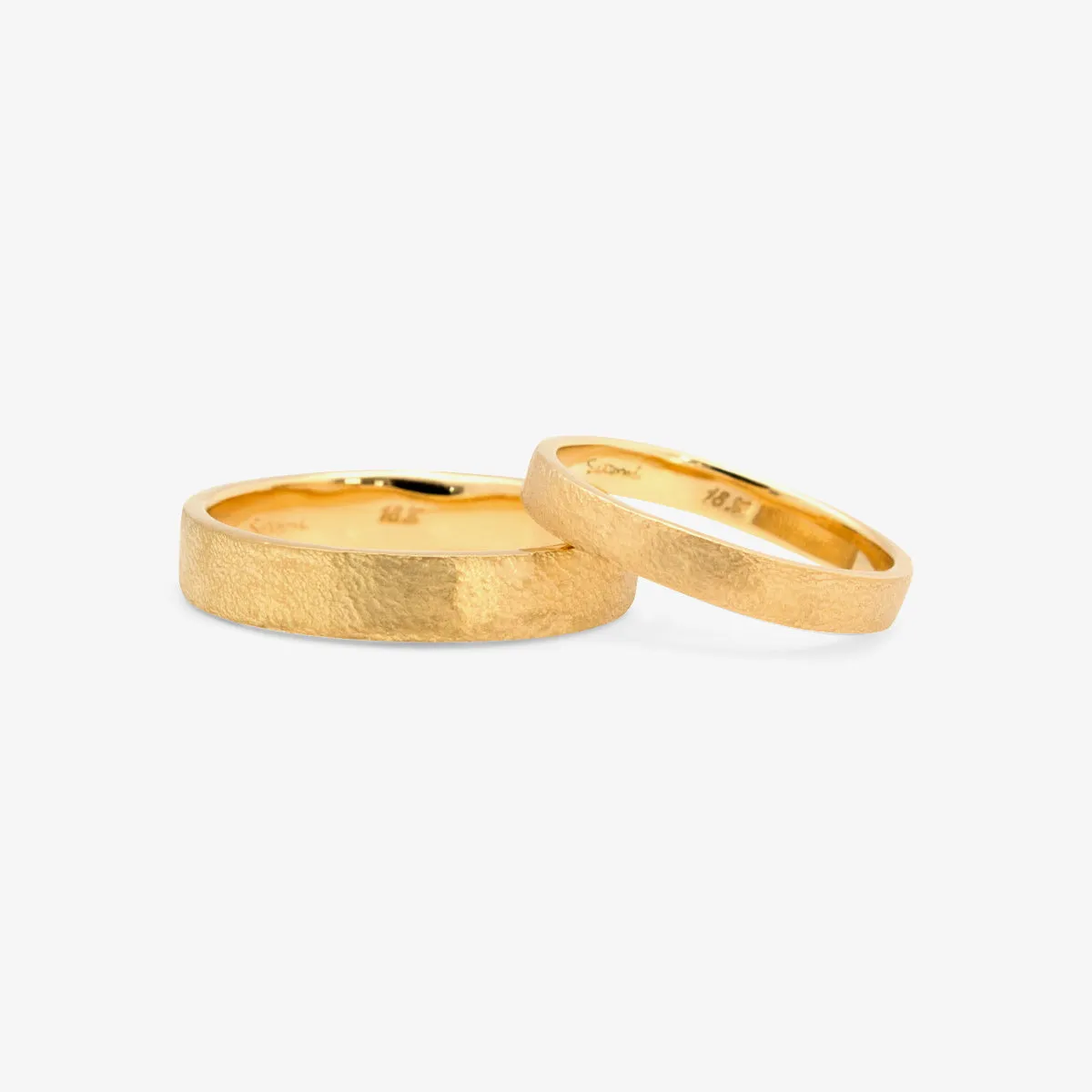 MR0117 | 4.2mm Square Gilded Band