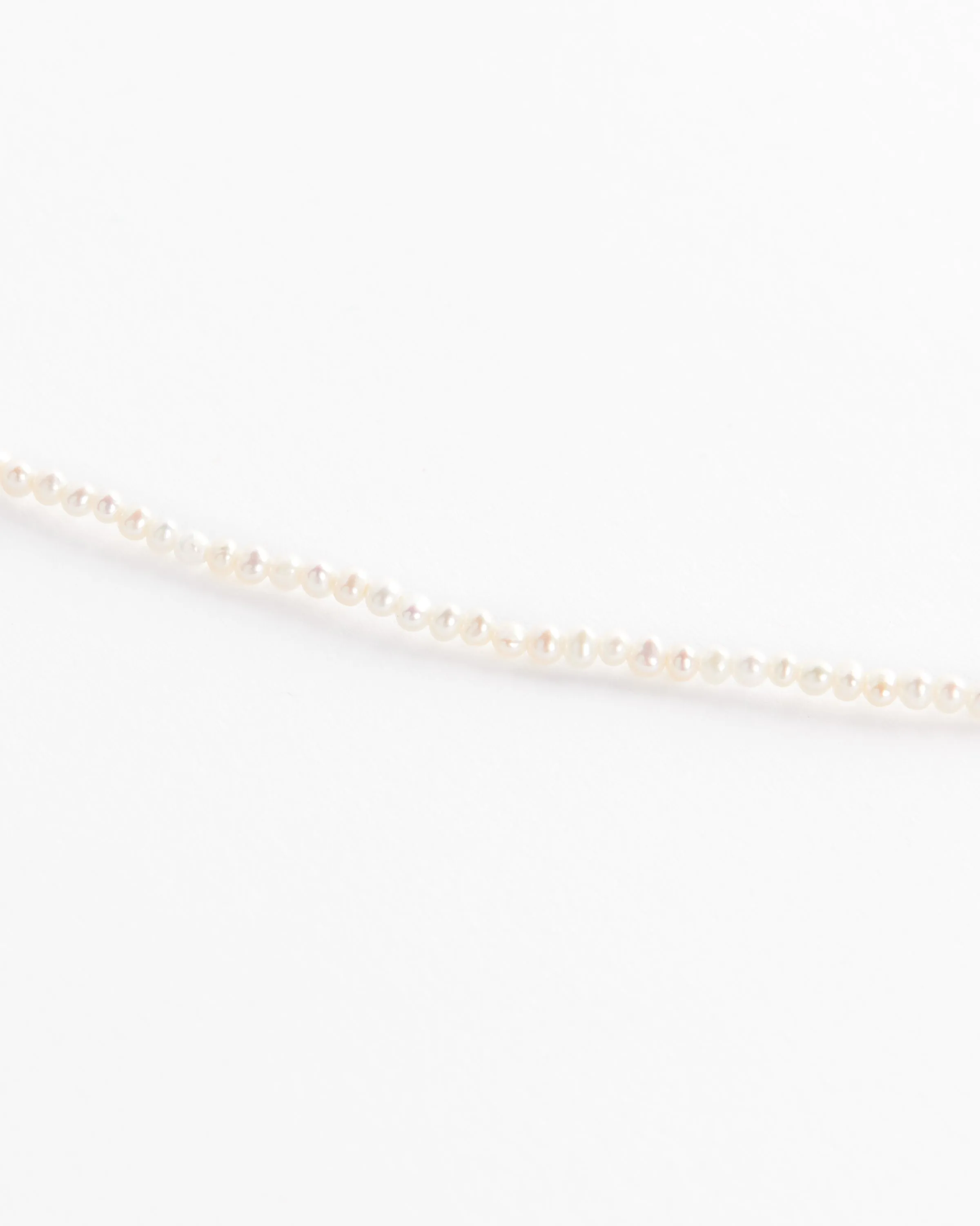 Necklace in Petite Pearl