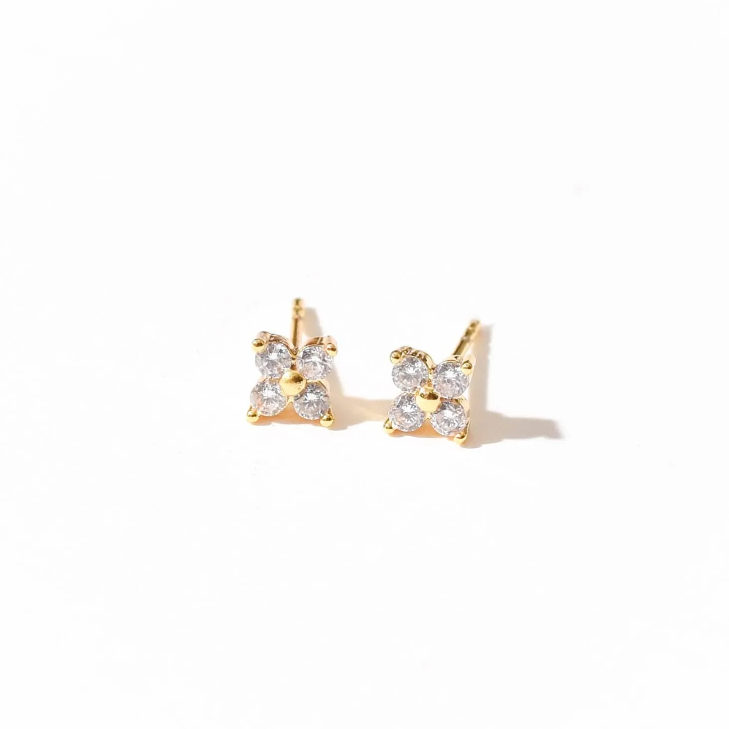 Orkid Studs | White