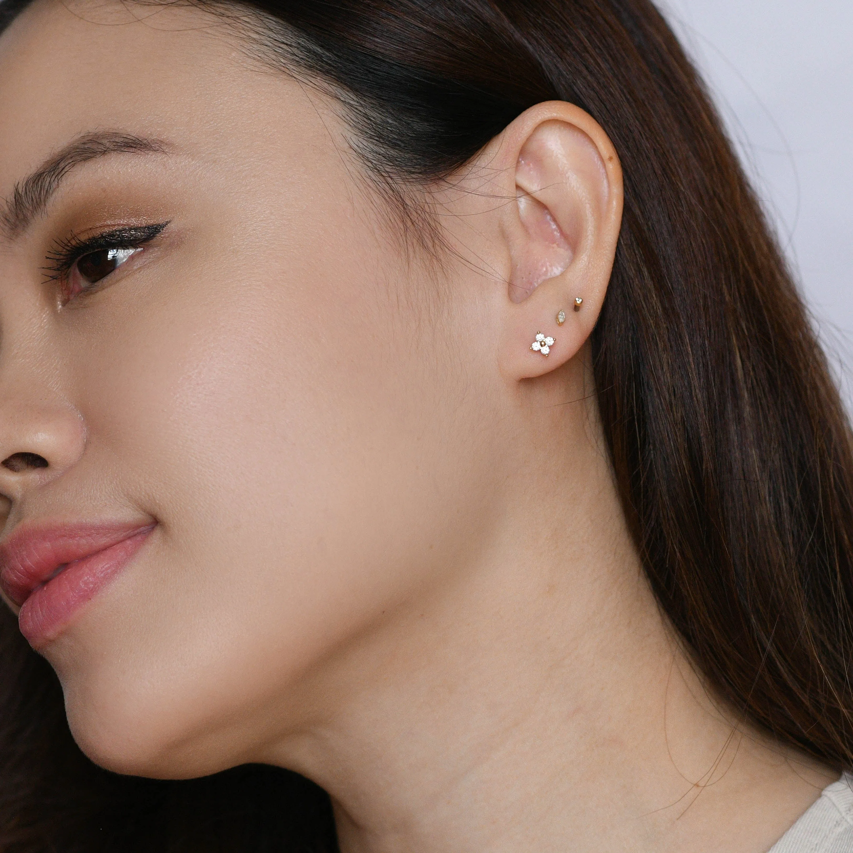 Orkid Studs | White