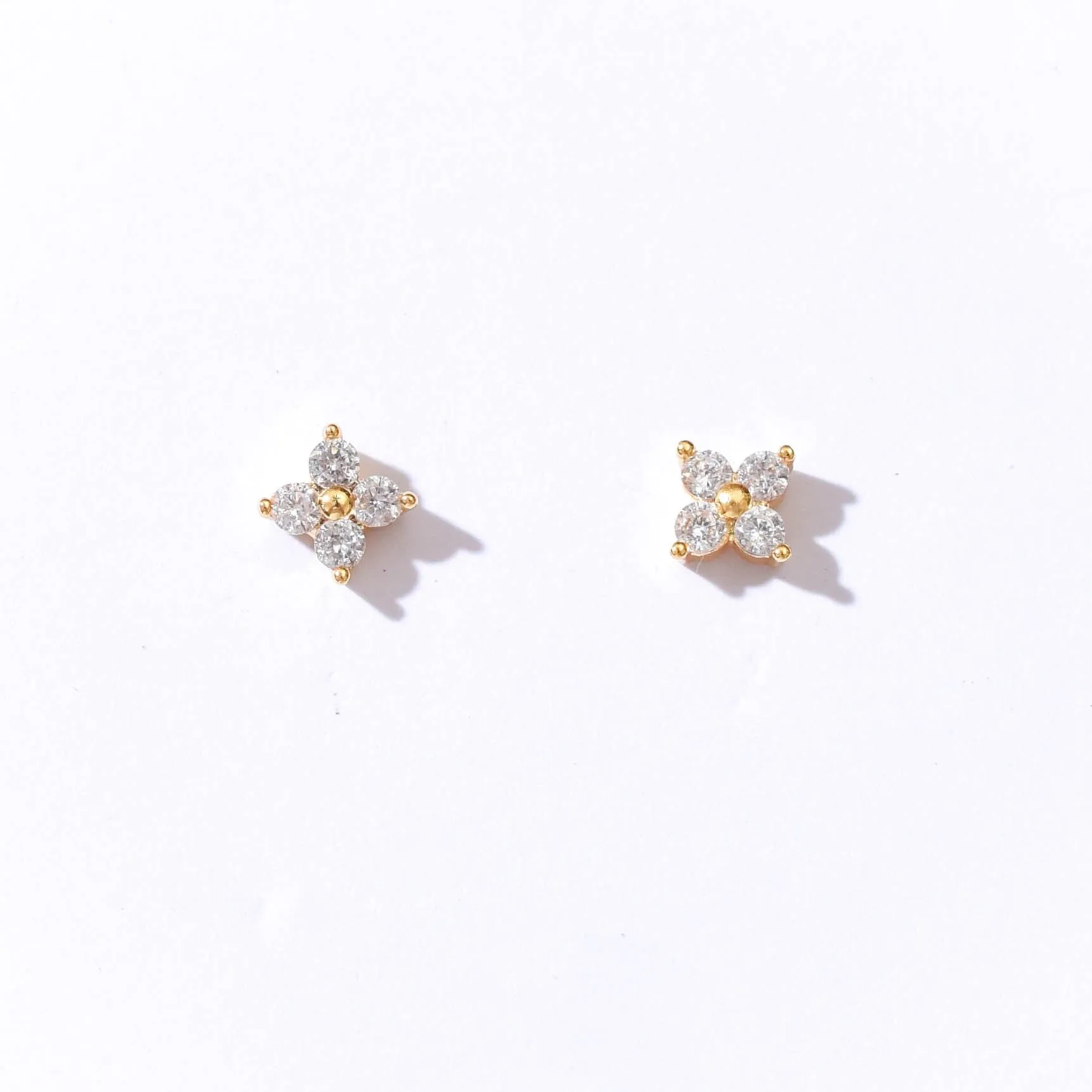 Orkid Studs | White