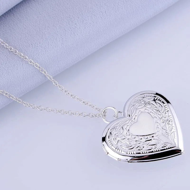 Silver Shiny Fashion Pendant Necklace