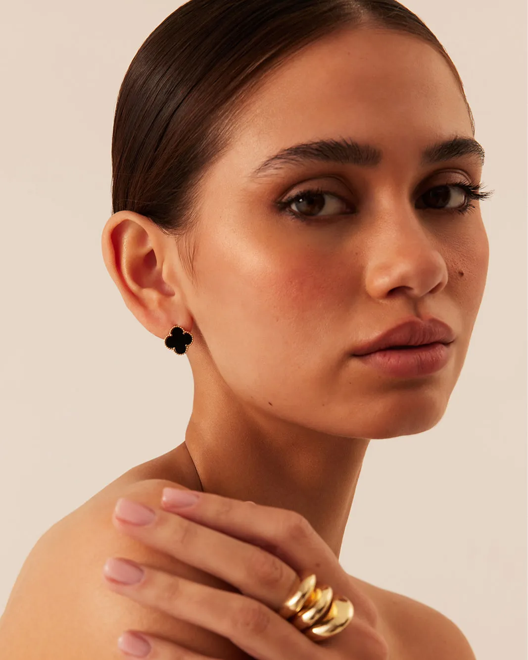 VANESSA EARRINGS - BLACK-GOLD